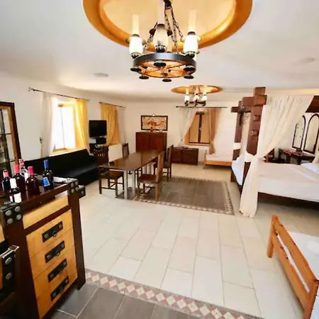 Dodo's Aparthotel Perivolos (Santorini)