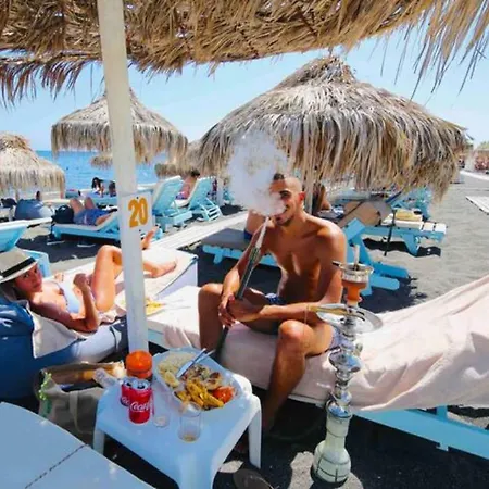 Dodo's Perivolos (Santorini)