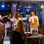 Dodo's Aparthotel Perivolos (Santorini)