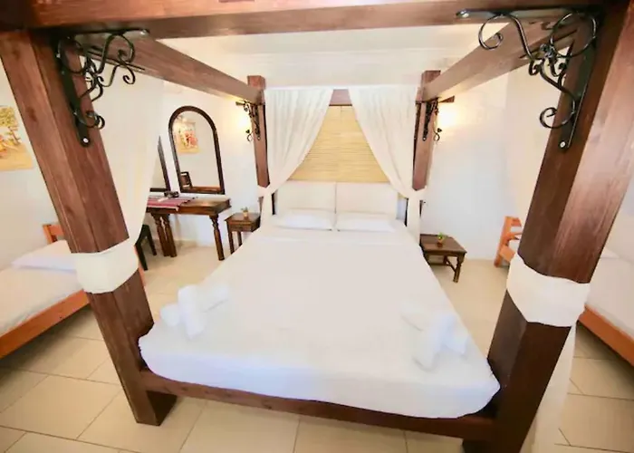 Dodo's 3* Perivolos (Santorini)