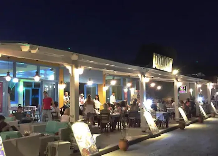 Dodo's Perivolos (Santorini)