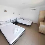 Lägenhetshotell Dodo's Perivolos (Santorini)