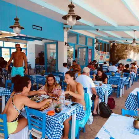 Dodo's Lägenhetshotell Perivolos (Santorini)